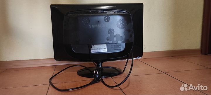 Монитор Samsung model 2233SN