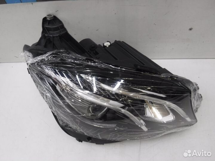 Фара правая Mercedes-Benz E-Class