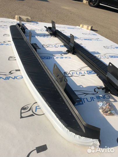 Range Rover Sport подножки комплект 2005 - 2013