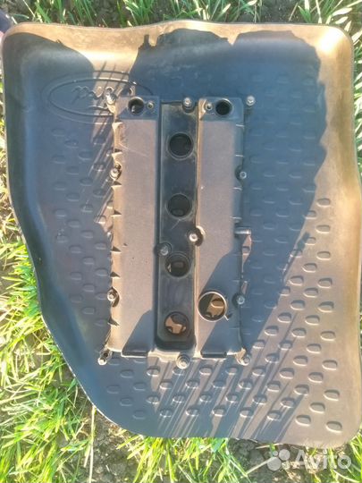 Клапанная крышка Ford Focus 2