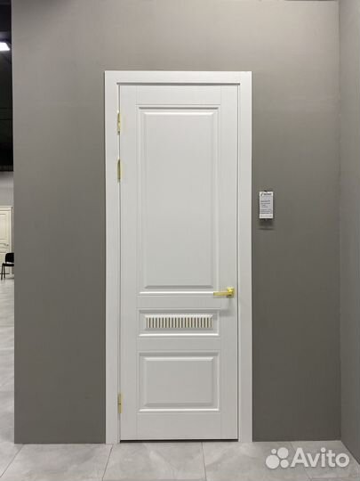 Дверь из натурального дерева