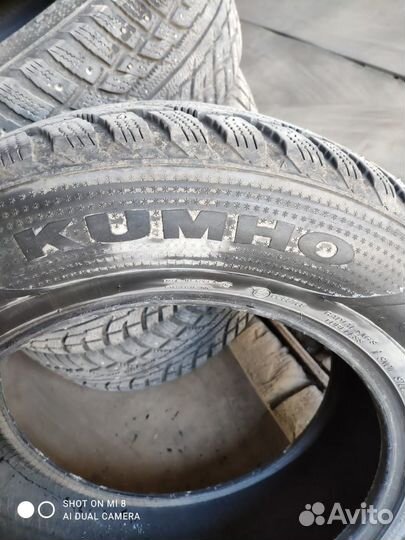 Kumho I'Zen Stud Snow KW11 225/65 R17