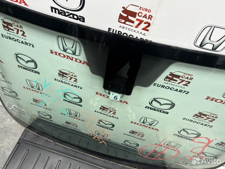 Стекло лобовое переднее Mazda Axela BK 2002-2008