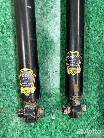 Амортизаторы задние Mazda 3 BK 1.6 2003-2006