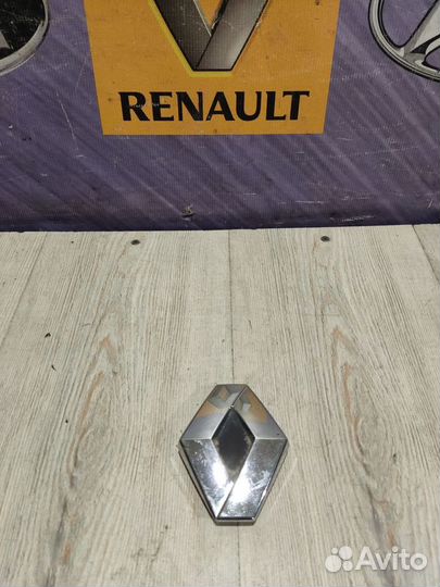 Эмблема Значок зад renault clio 3