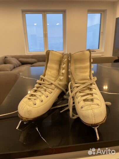 Фигурные коньки Wifa 28