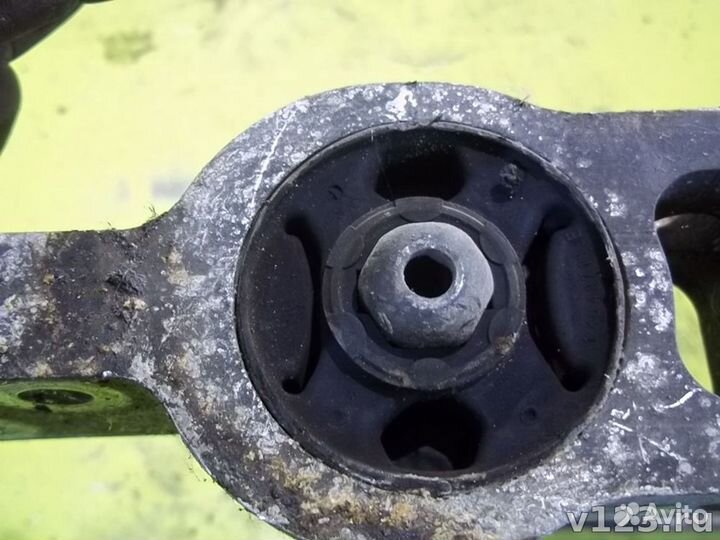 Рычаг передний правый нижний Volkswagen Passat B7