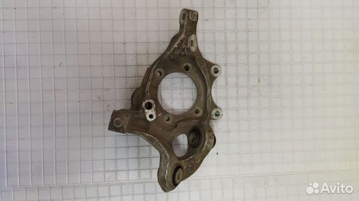 Кулак задний правый Mercedes W212