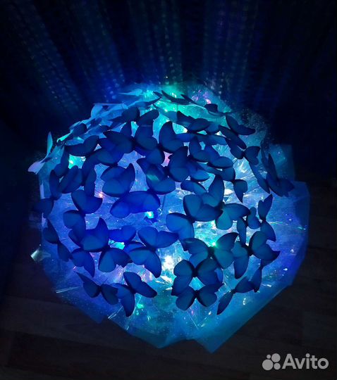 Светящийся букет из бабочек. В наличии