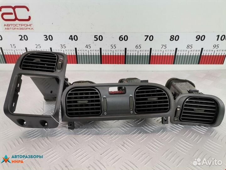 Дефлектор обдува салона Volvo S40 рест. 2001