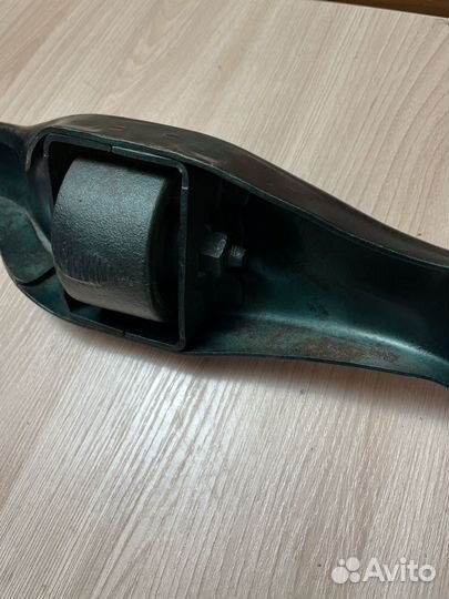 Траверса (поперечина) крепления кпп ваз-2121 Нива