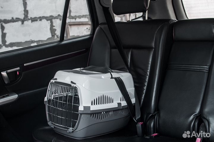 Переноска пластиковая для кошек и собак(новая)