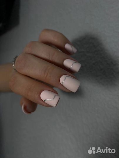 Мастер маникюра и педикюра