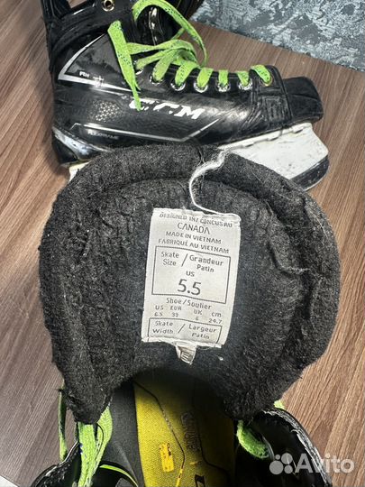 Коньки хоккейные