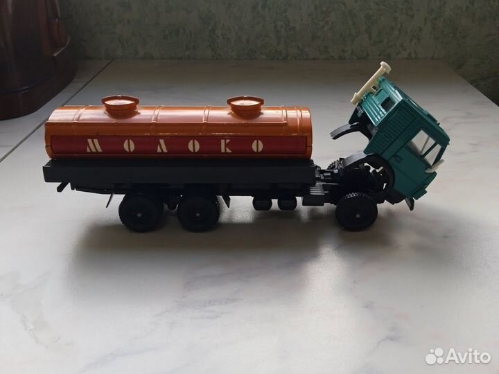 Модель камаз молоковоз 53212. Производство СССР
