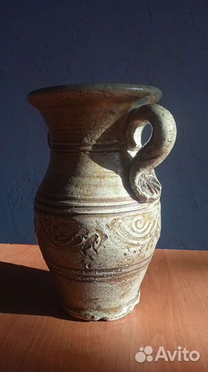 Винтажный глиняный кувшин