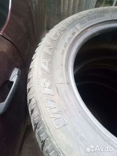 Goodyear Wrangler HP All Weather 255/60 R18 112V