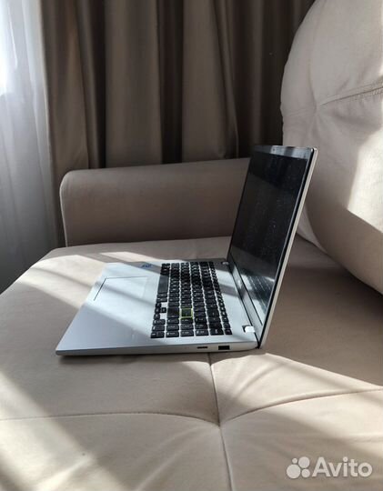 Ноутбук asus