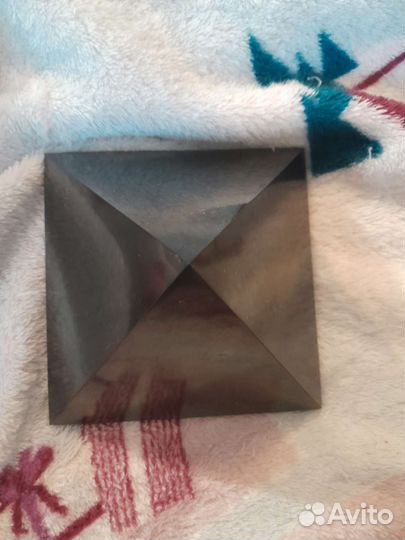 Пирамида из черного шунгита