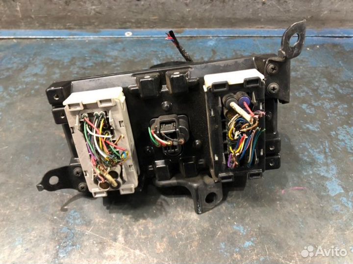 Блок ABS TRC VSC Lexus Ls460 USF40