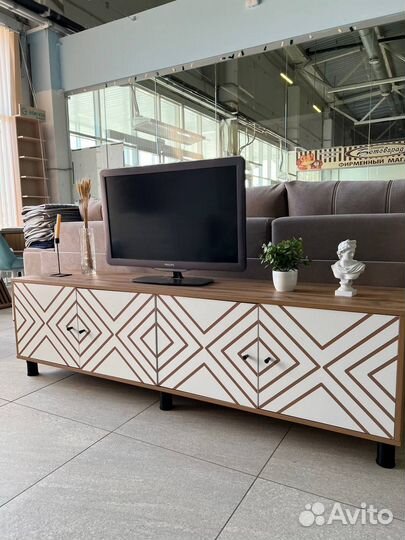 Тумба под телевизор