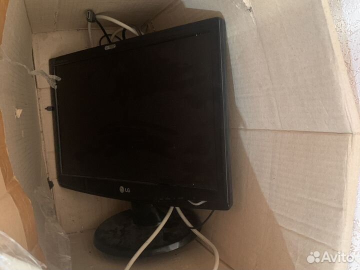 Монитор LG 1920x1080