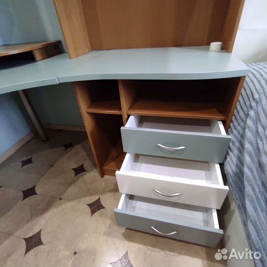 Стенка угловая с компьютерным столом