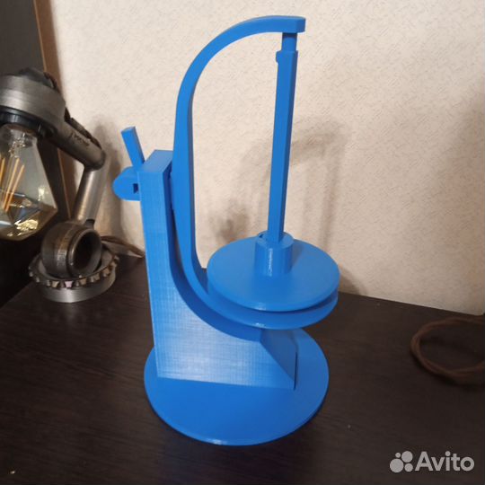 Держатель для пряжи (клубков, ниток)