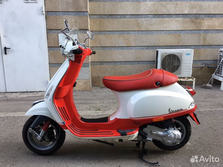 Vespa s 50 College