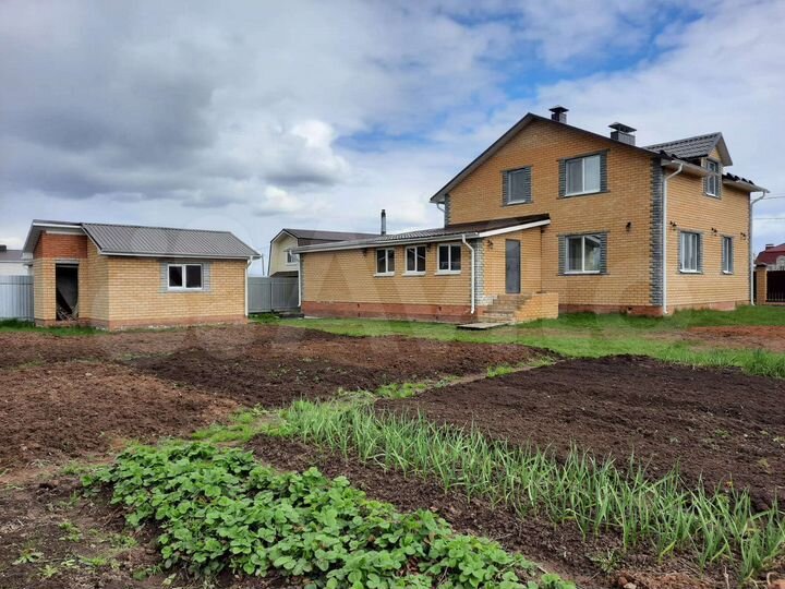 Дом 180 м² на участке 12,5 сот.