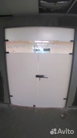 Стеклянная дверь с Вашим дизайном