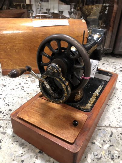 Швейная машина