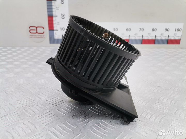 Моторчик печки Volkswagen Golf 3 1999 1J1819021C