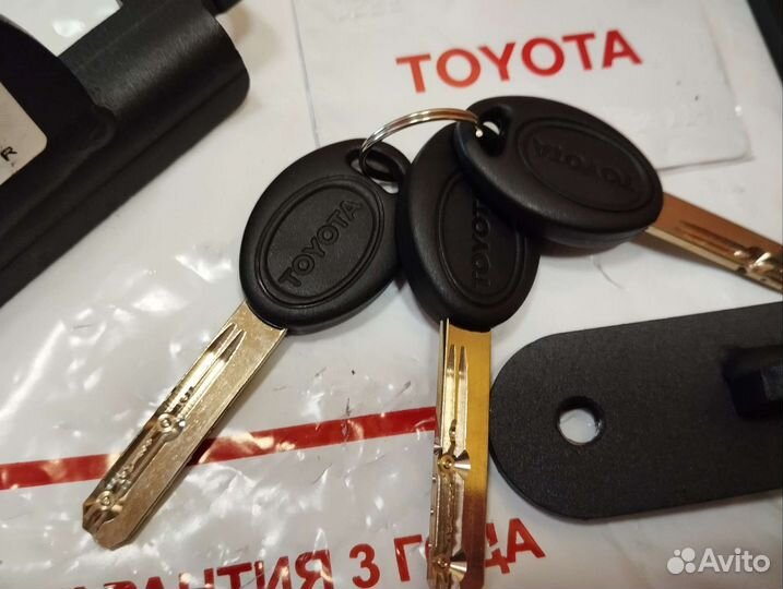 Toyota Venza замок блокиратор АКПП оригинал
