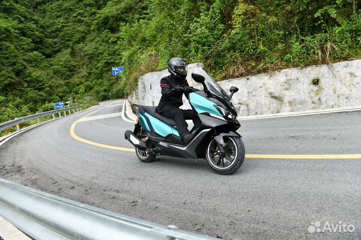 Макси-скутер Zonsen RT3S green новый