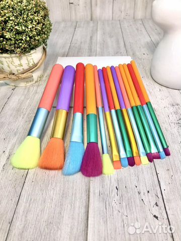 Набор ярких кистей для макияжа 14шт