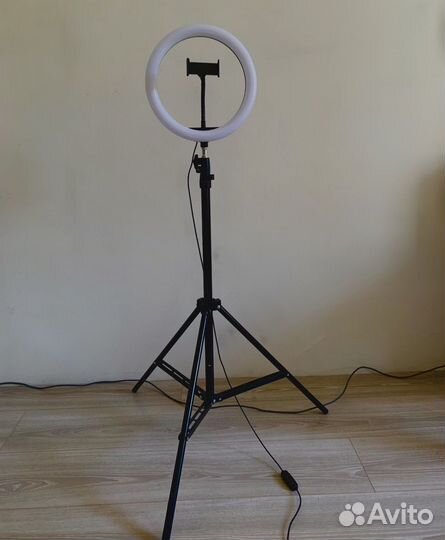 Кольцевая лампа 26 см