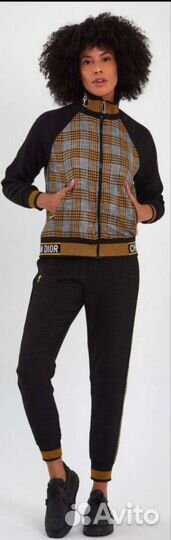 Брендовый спортивный костюм