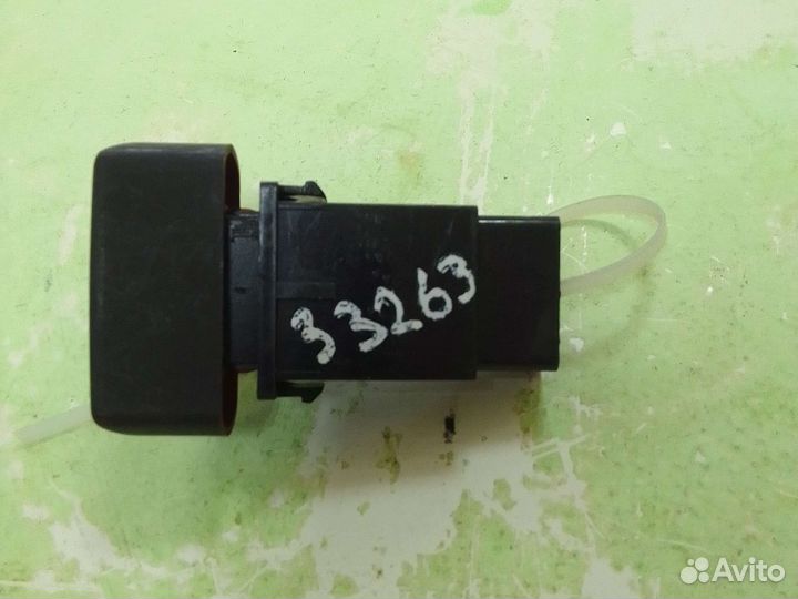 Кнопка аварийной сигнализации SsangYong Rexton Y20