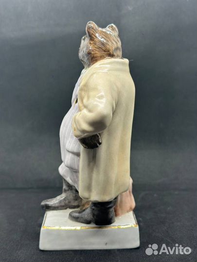 Статуэтка фарфор