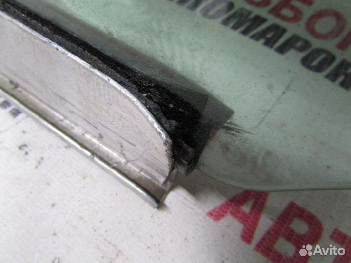 Стекло боковое заднее правое Opel Astra H