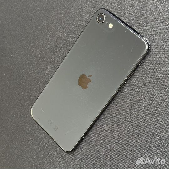 iPhone SE, 64 ГБ