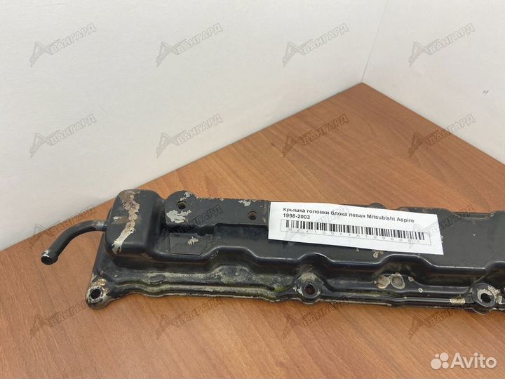 Крышка клапанная левая Mitsubishi Aspire 1998-2003