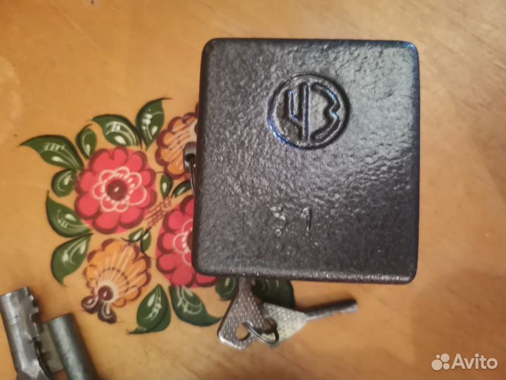 Замок гаражный с ключами времён СССР-2 штуки