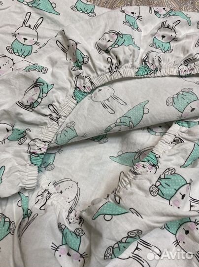 Простынка в детскую кроватку на резинке