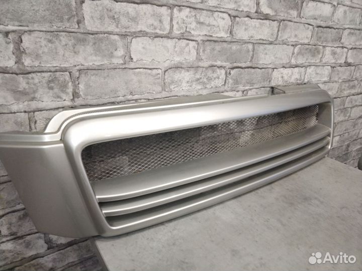 Решетка радиатора на toyota kluger