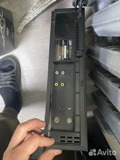 Видеомагнитофон jvc