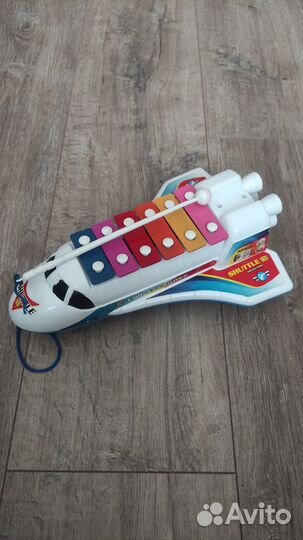 Детские игрушки б/у (домик, ксилофон, машинки)