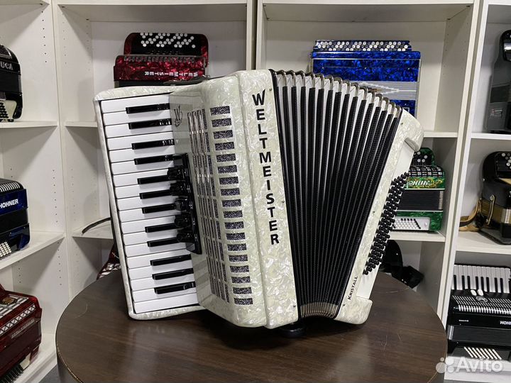 Аккордеон Weltmeister Kristall