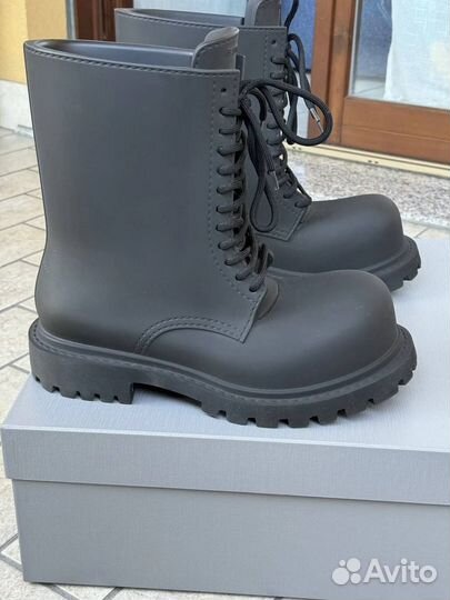 Balenciaga Steroid Boots на руках